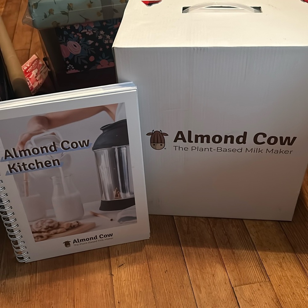 Almond Cow alt milk maker.